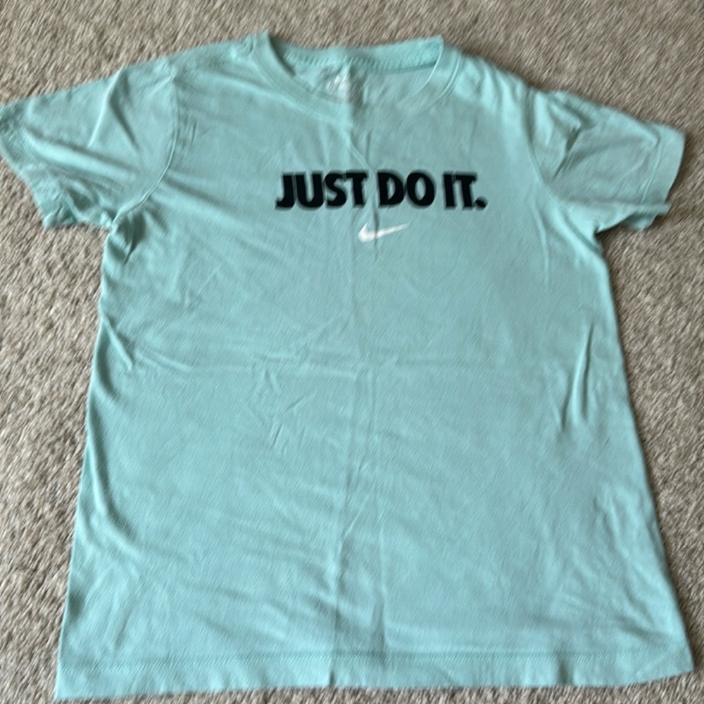 Kids Nike tee